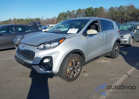 2020 Kia Sportage Lx z USA, uszkodzony, nr VIN KNDPMCAC4L7737825
